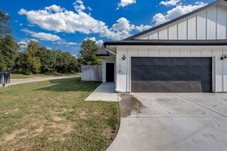 Building Photo - 184 S Anna St