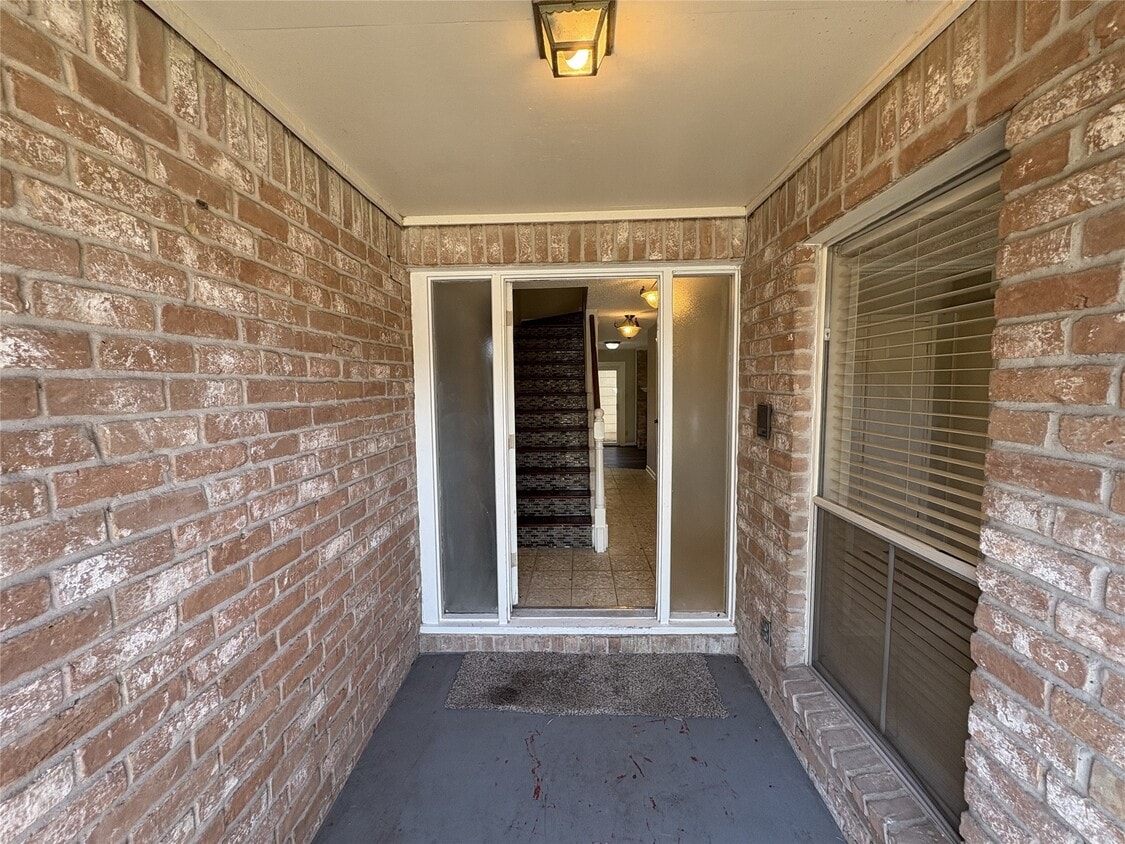 Primary Photo - 17159 Beaver Springs Dr