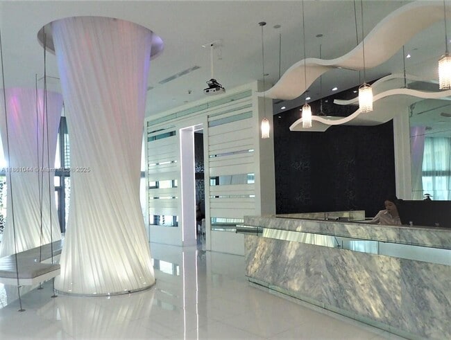 Building Photo - 350 S Miami Ave