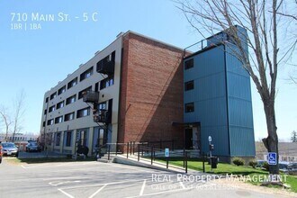 Building Photo - 710 Main St