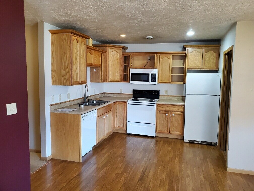 315 Jerry Pl, Tea, SD 57064 Townhome Rentals in Tea SD