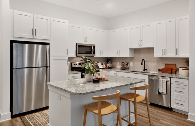 Building Photo - The Darnell