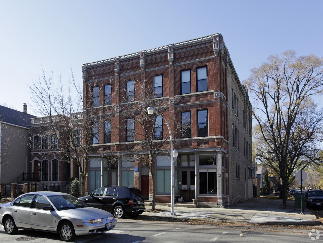 Primary Photo - 2954-2956 N Racine Ave