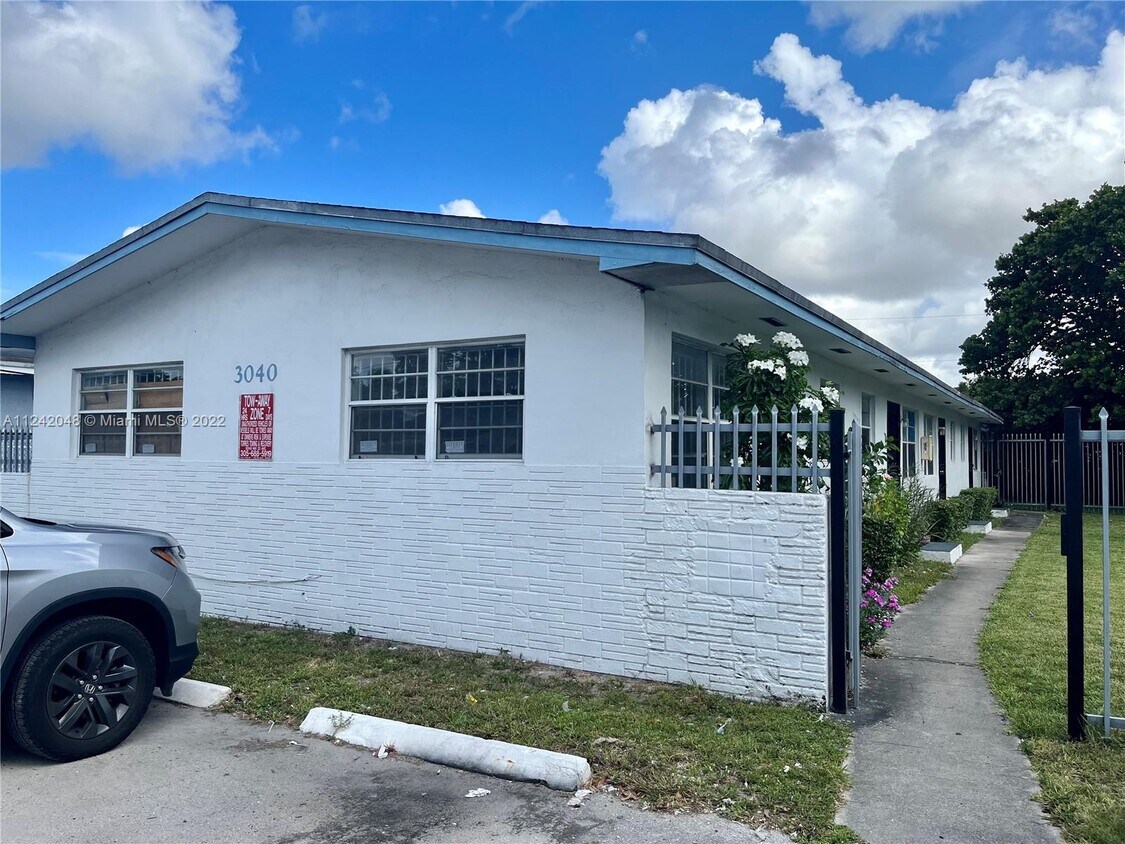 Foto principal - 3040 NW 135th St