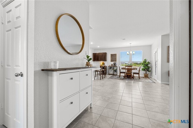 Foto del edificio - 8706 Hidden Oaks Dr