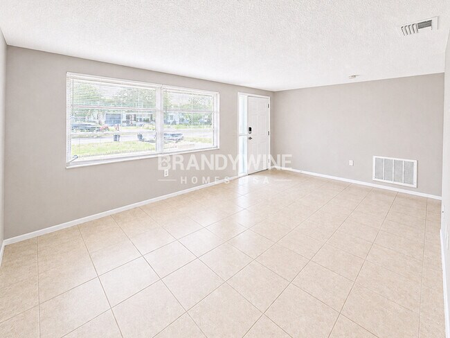 Foto del edificio - 10901 Queens Rd