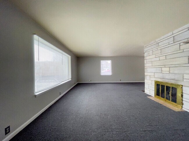 Foto del edificio - 1506 W White River Blvd