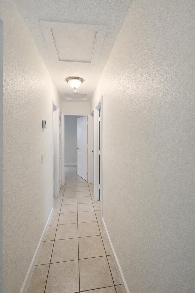 Foto del edificio - 1520 W 11th St