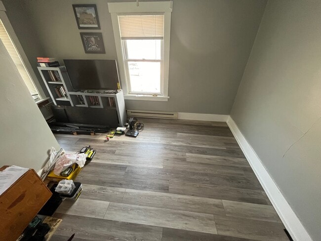 Building Photo - 528 N 5th St