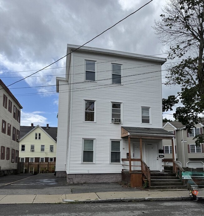 Building Photo - 83 Lane St