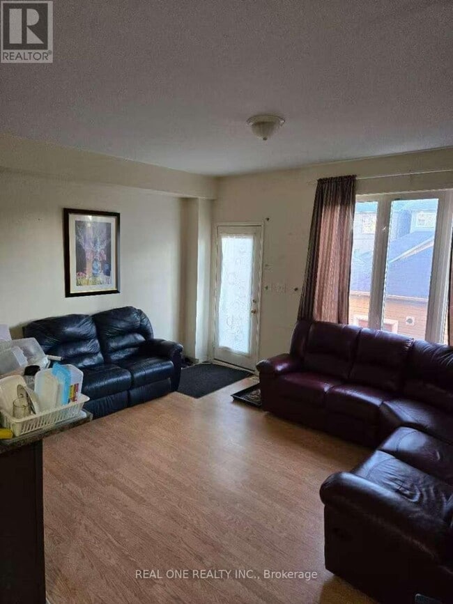 Building Photo - 18 Troyer Ave