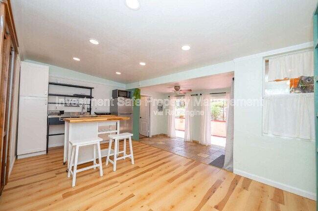 Building Photo - 4982 Baltimore Dr