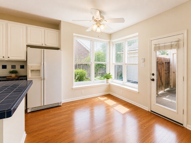 Building Photo - 223 Wild Oak Run