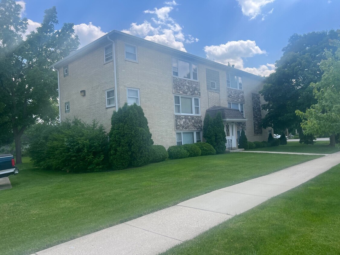 Foto principal - 395 Elk Blvd
