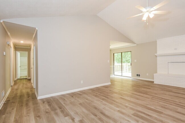 Building Photo - 6378 Valley Brook Dr