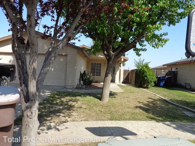 Building Photo - 1200 S Vetter Dr