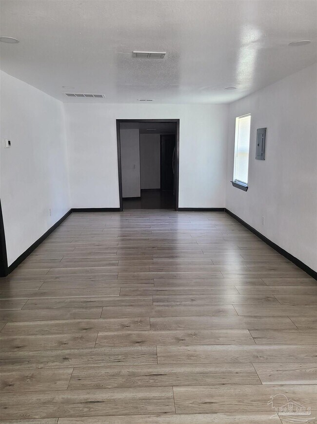 Foto del edificio - 701 Armenia Dr