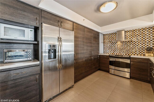Foto del edificio - 170 Ocean Ln Dr