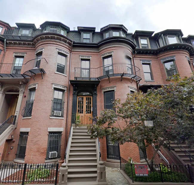 Building Photo - 209 W Newton St