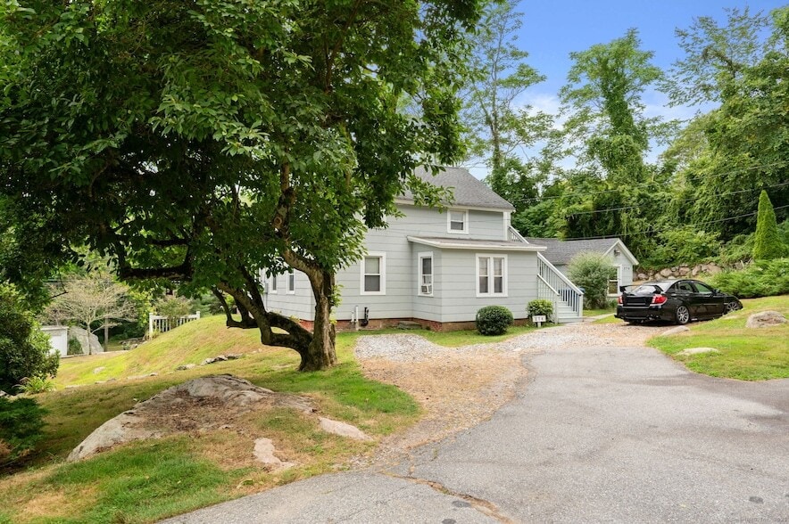 Primary Photo - 274 Bloomingdale Rd