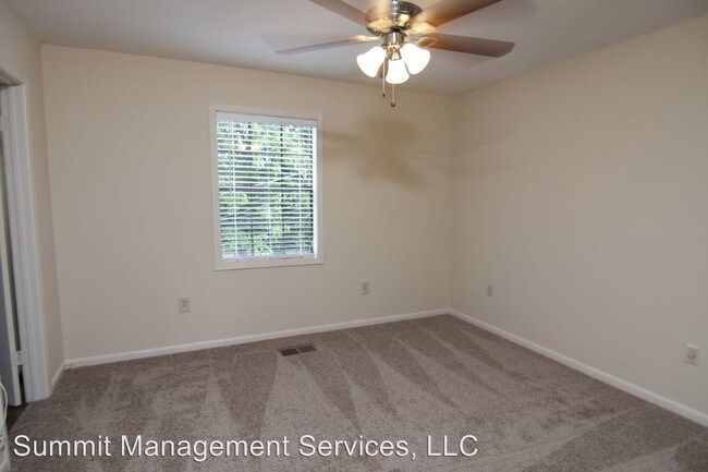 Building Photo - 715A McLarty Rd