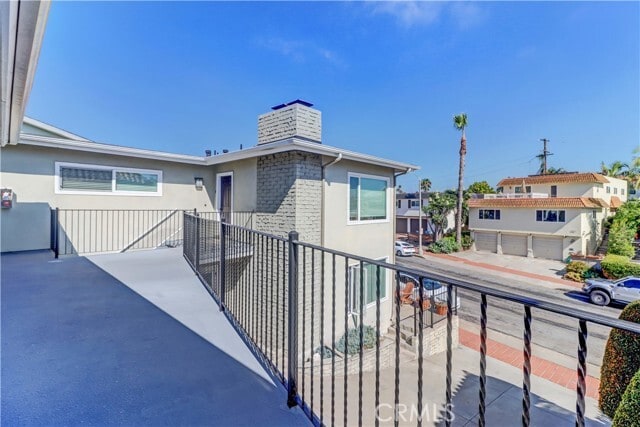 Building Photo - 312 Avenida Del Mar