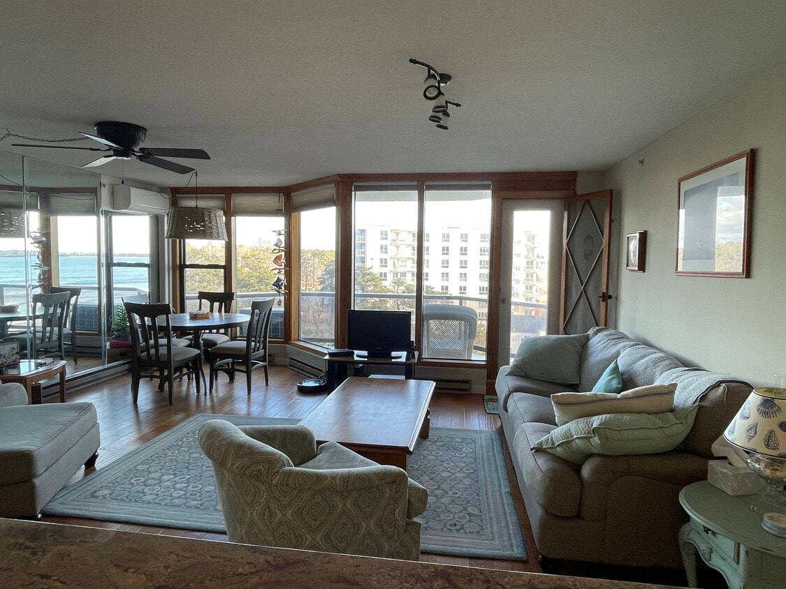 Primary Photo - 215 E Grand Ave