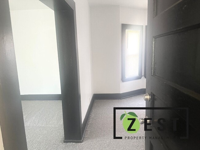 Foto del edificio - 652-654 E Philadelphia St