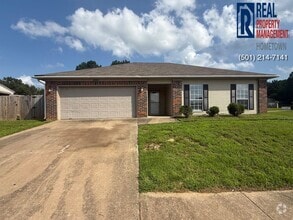 Building Photo - 2993 Wildwood Dr