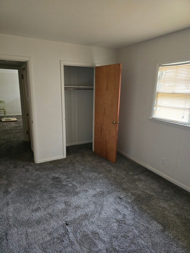 Foto del edificio - 323 Cherokee Ln