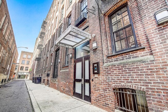 Building Photo - 205 Cuthbert St