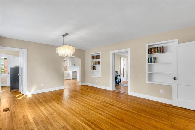Foto del edificio - 308 E 55th St
