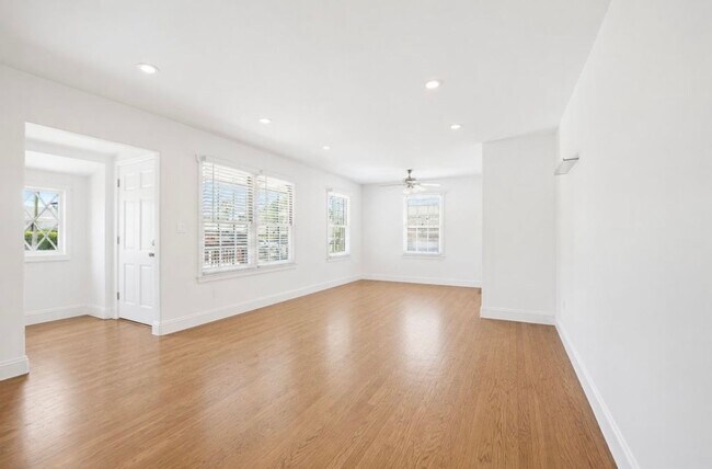 Foto del edificio - Upgraded main house on Mary Lane!