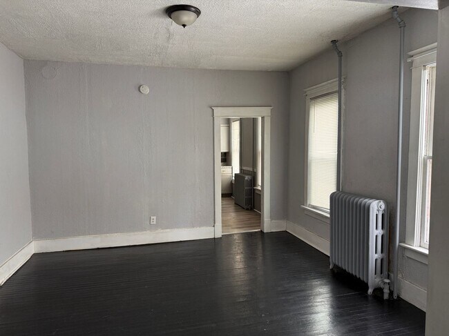 Foto del edificio - 24-26 Clarke Avenue, First Floor