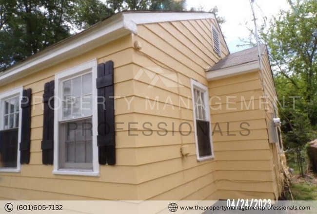 Building Photo - Enchanting 1940's Vintage Home Near Jackso...