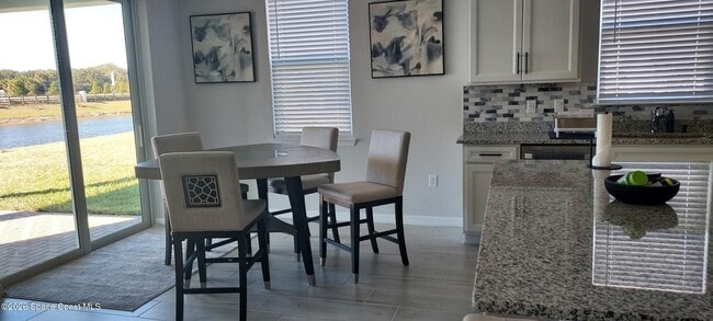 Building Photo - 5090 Daybreak Dr