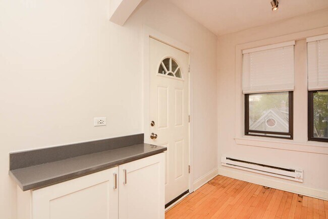Foto del edificio - 2324 N Rockwell St