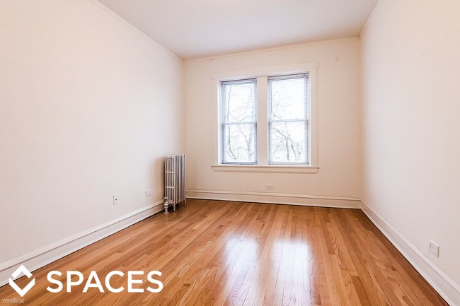 Building Photo - 1 br, 1 bath Apartment - 3422 West Foster #1