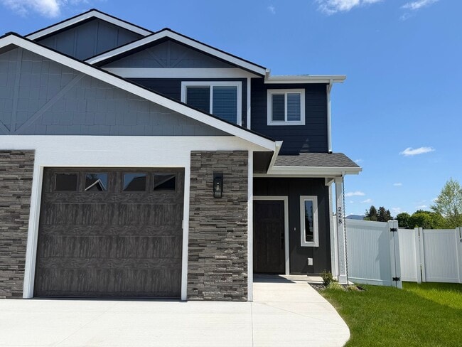 Building Photo - Brand New Hayden Townhome