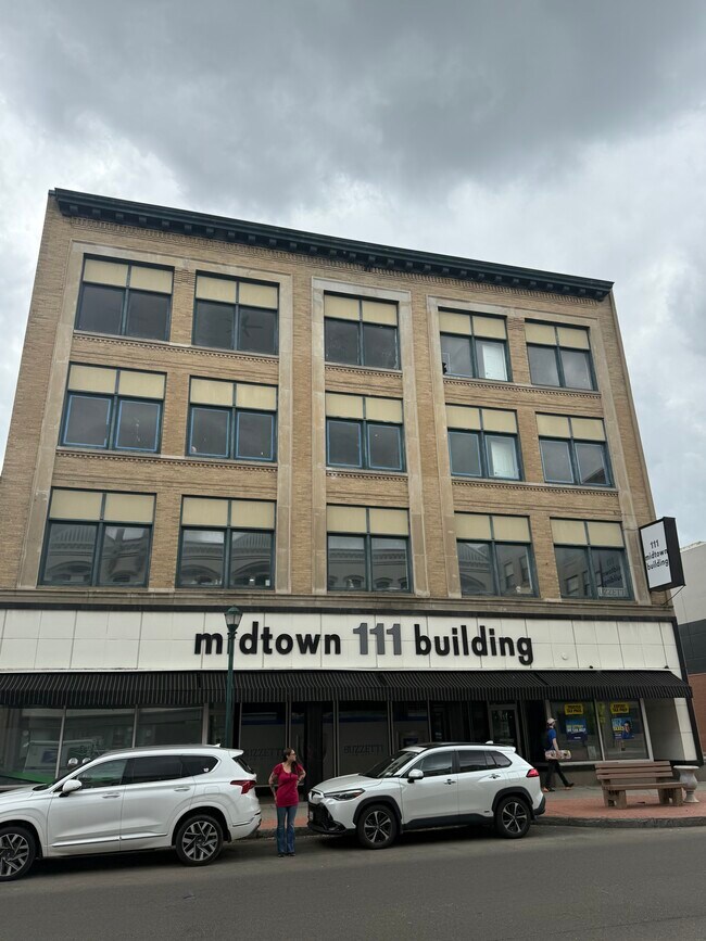Foto del edificio - 111 N Main St