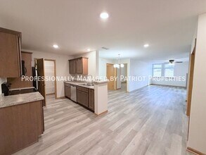 Building Photo - 8206 Starr Grass Dr