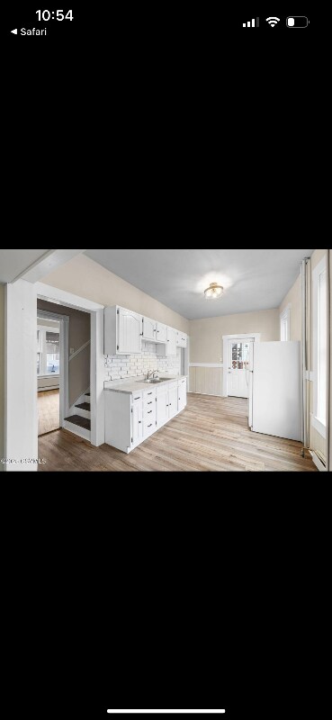 Building Photo - 148 Bloom St