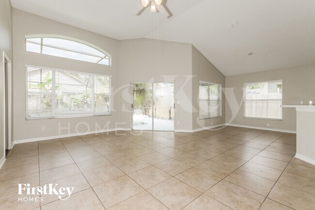 Foto del edificio - 1403 Scotch Pine Dr