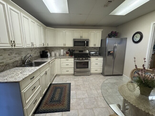 Foto del edificio - Furnished 1BR Apartment on Lake Lanier - Single Boat Slip Optional
