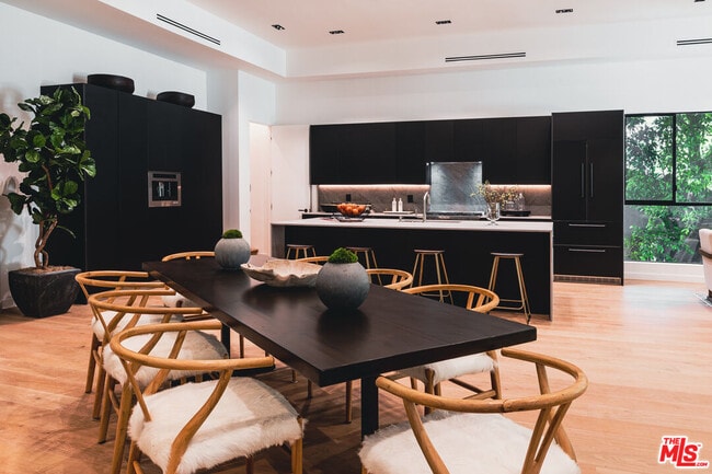 Building Photo - 2163 Outpost Dr