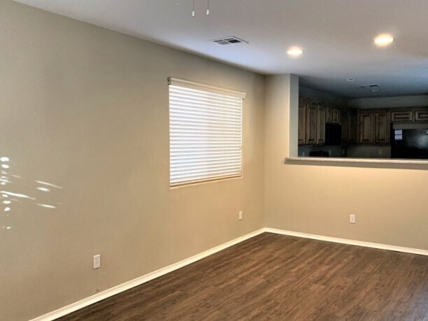Foto del edificio - 8232 Wildwood Glen Dr