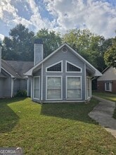 Building Photo - 2812 Briar Hill Ln SE