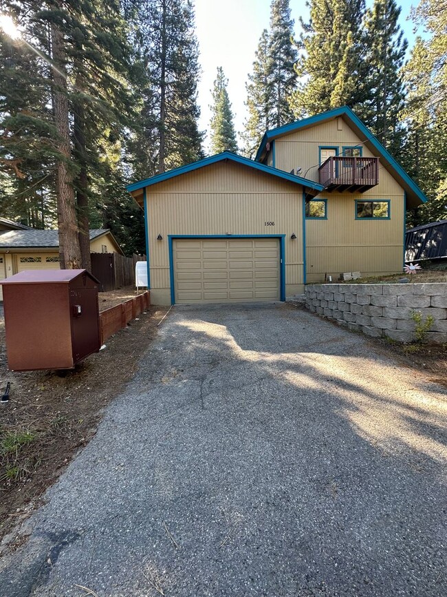 Foto del edificio - Great End Of Street location -  3 bedroom,...