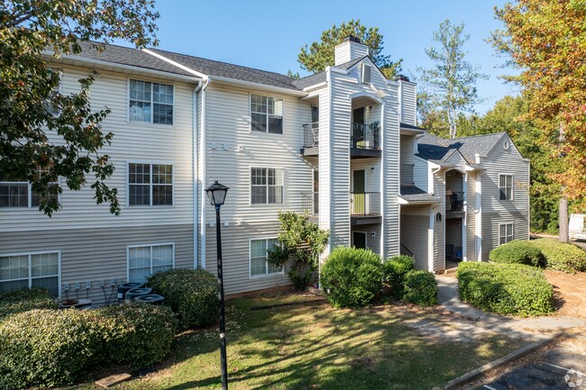 Building Photo - Waters Edge at Harbison