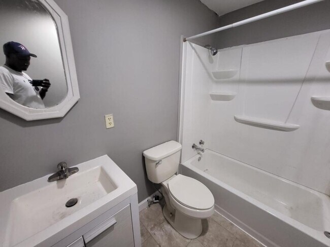 Building Photo - 117 Brooks Alley